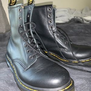 Doc Martens Women’s 8